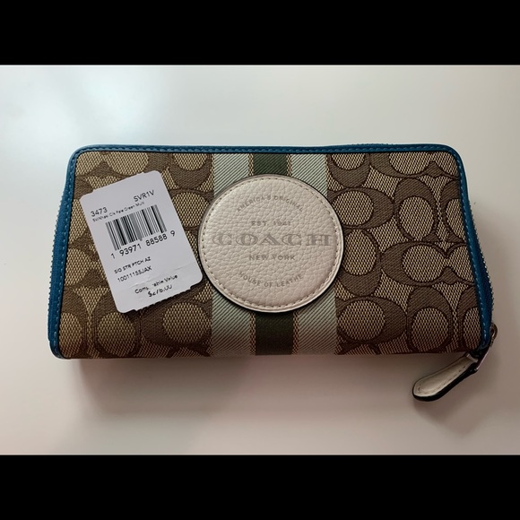 Coach Large Wallet - Picture 3 of 4
